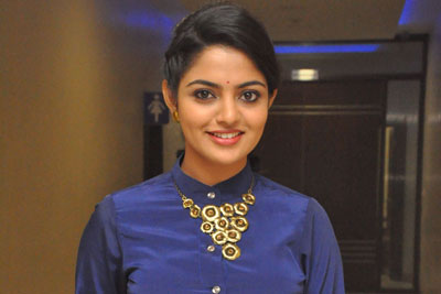 nikhila-vimal-stills-at-meda-meedi-abbayi-audio-launch